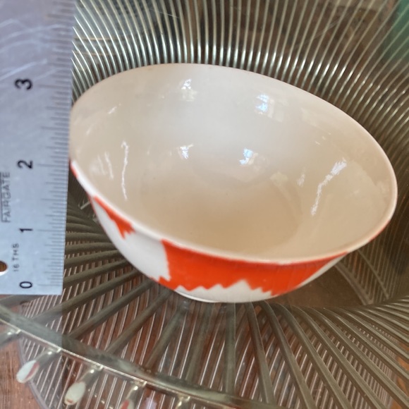 Set of two handmade vintage porcelain ceramic orange ikat bowls - Picture 7 of 10